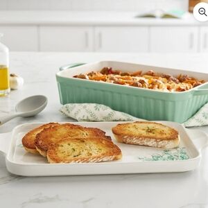 💕 2025 Pioneer Woman Ahatha Green Baking Dish With Platter Lid Set